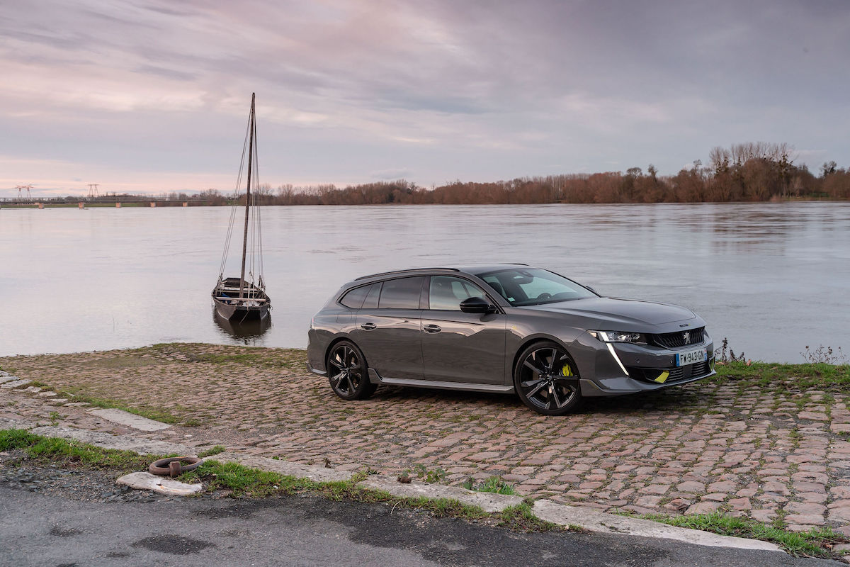 Nuova Peugeot 508 PSE, la sportiva diversa da tutte