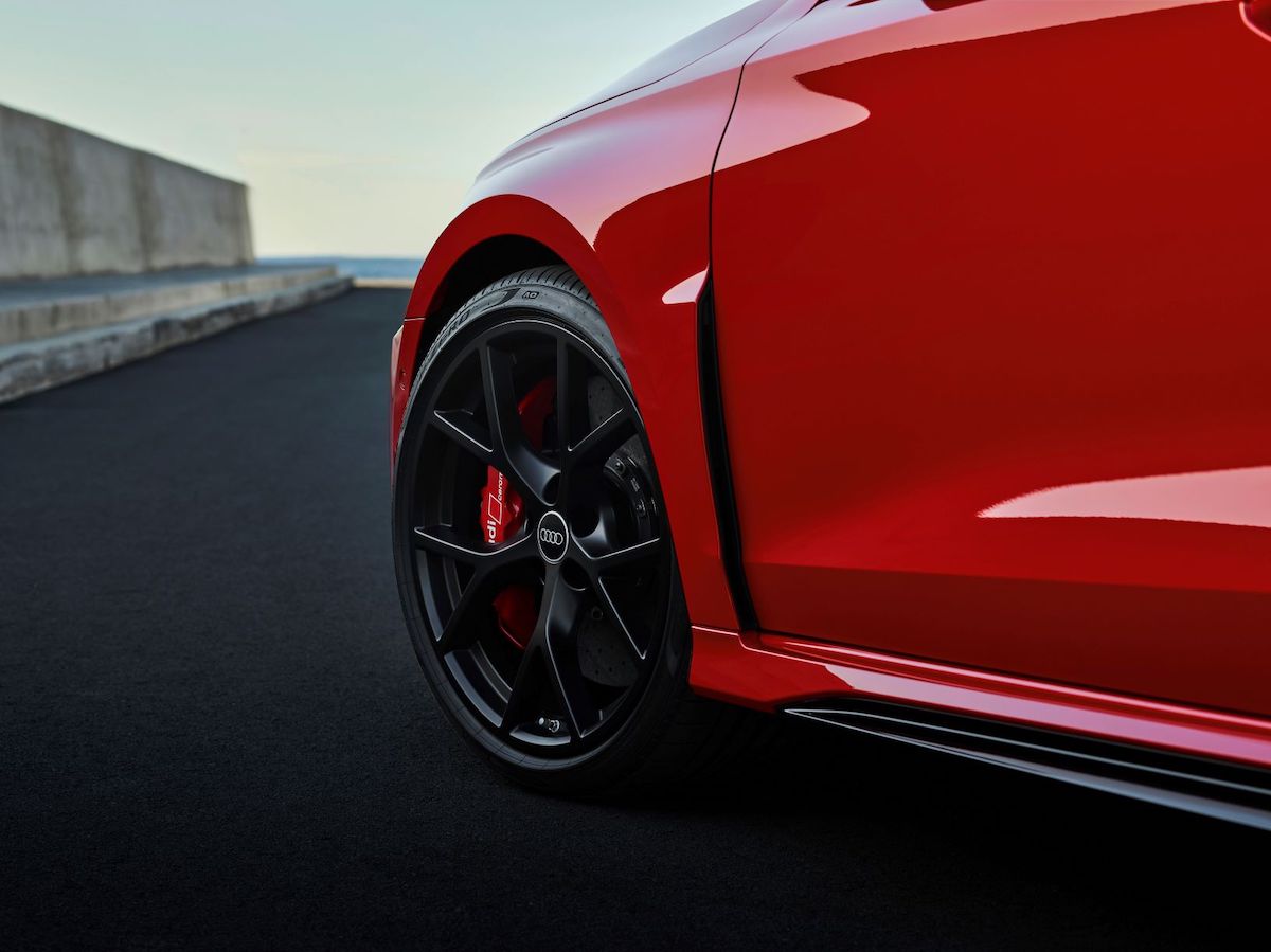 Pirelli P Zero Trofeo R: nuovo record al Nurburgring con l’ Audi RS 3