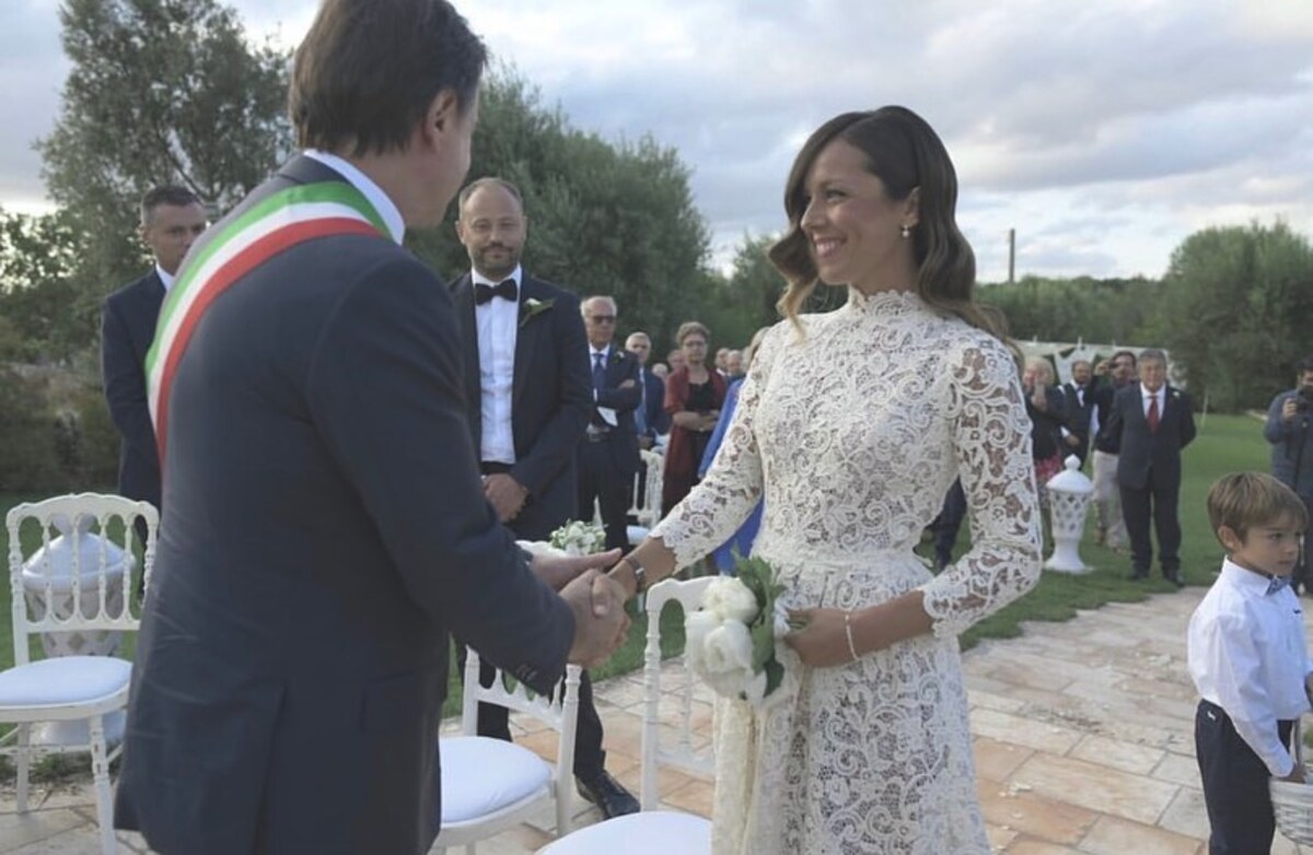 Martina Franca, Conte celebra il matrimonio del suo assistente – FOTO Martina Franca, Conte celebra il matrimonio del suo assistente – FOTO