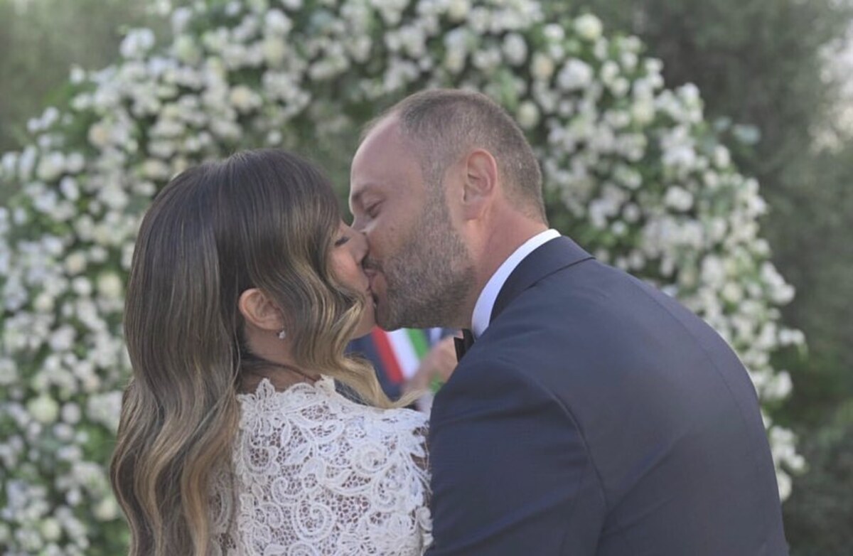 Martina Franca, Conte celebra il matrimonio del suo assistente – FOTO Martina Franca, Conte celebra il matrimonio del suo assistente – FOTO