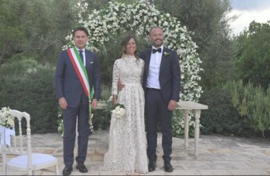 Martina Franca, Conte celebra il matrimonio del suo assistente – FOTO