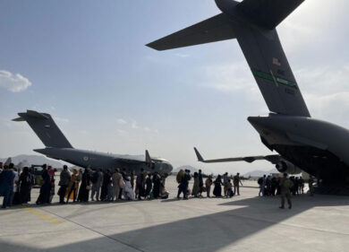 Kabul, Qatar tratta con talebani per la riapertura dell’aereoporto