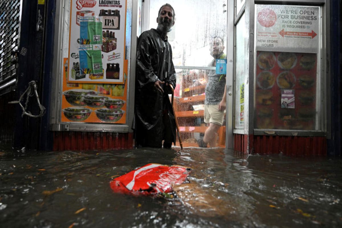 Uragano Ida, New York in emergenza: morti, metro allagate, città senza energia Uragano Ida, New York in emergenza: morti, metro allagate, città senza energia