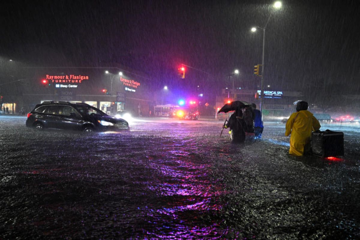 Uragano Ida, New York in emergenza: morti, metro allagate, città senza energia Uragano Ida, New York in emergenza: morti, metro allagate, città senza energia