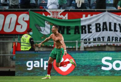 Cristiano Ronaldo show: rigore sbagliato, record di gol e schiaffo a O’Shea