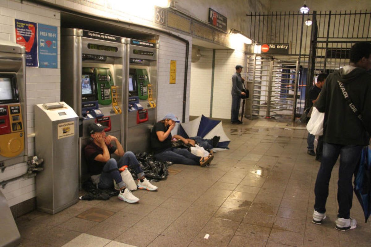 Uragano Ida, New York in emergenza: morti, metro allagate, città senza energia Uragano Ida, New York in emergenza: morti, metro allagate, città senza energia