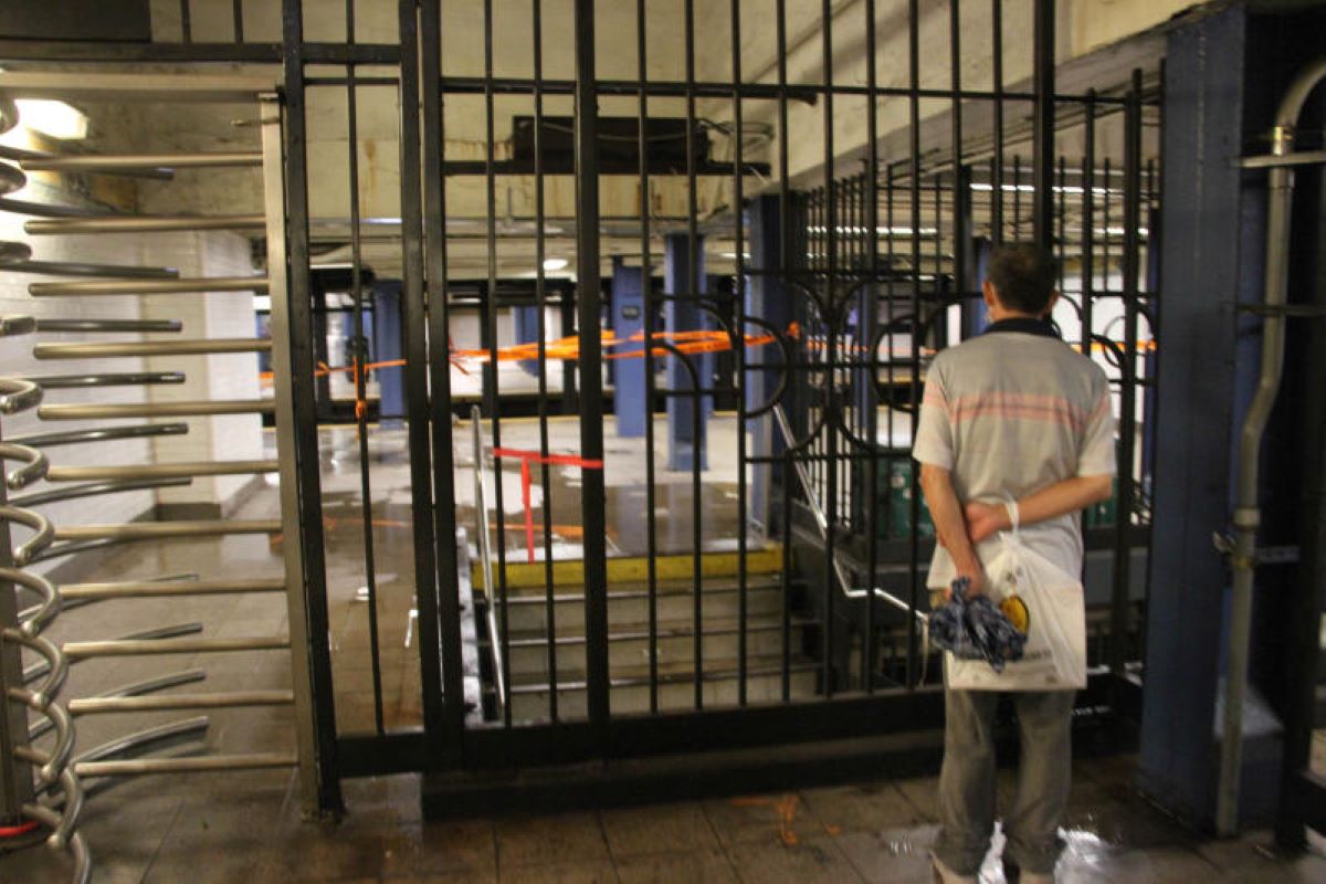 Uragano Ida, New York in emergenza: morti, metro allagate, città senza energia Uragano Ida, New York in emergenza: morti, metro allagate, città senza energia