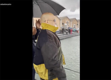 Grandina sulla sfilata di Dolce e Gabbana a Venezia. ma Vin Diesel resta impassibile e applaude