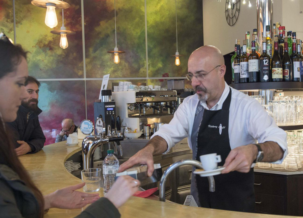 Green pass, obbligo subito esteso. Baristi, ristoratori e titolari palestre Green pass, obbligo subito esteso. Baristi, ristoratori e titolari palestre