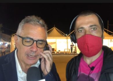 Pregliasco: “I no-vax? Hanno solo paura”. Intona Azzurro di Celentano