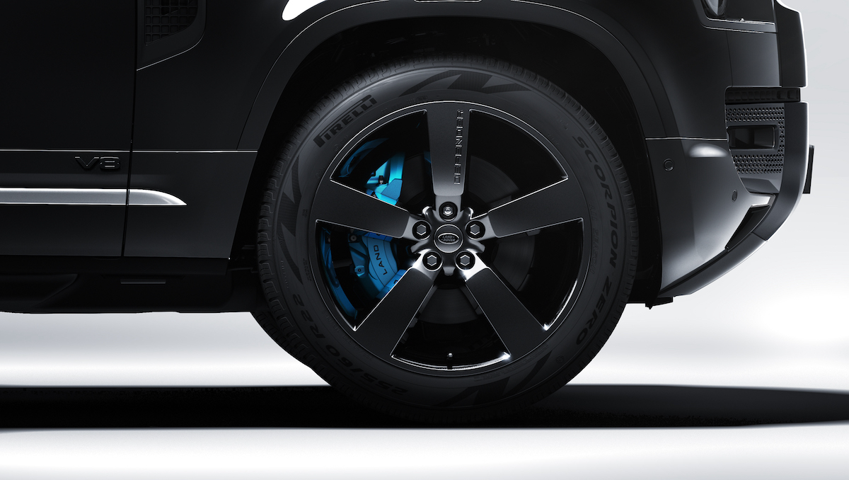 Land Rover Defender V8 Bond Edition, ispirata a James Bond Land Rover Defender V8 Bond Edition, ispirata a James Bond
