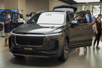 Auto, la grande crisi per la mancanza di chip. Saloni vuoti, mancano veicoli
