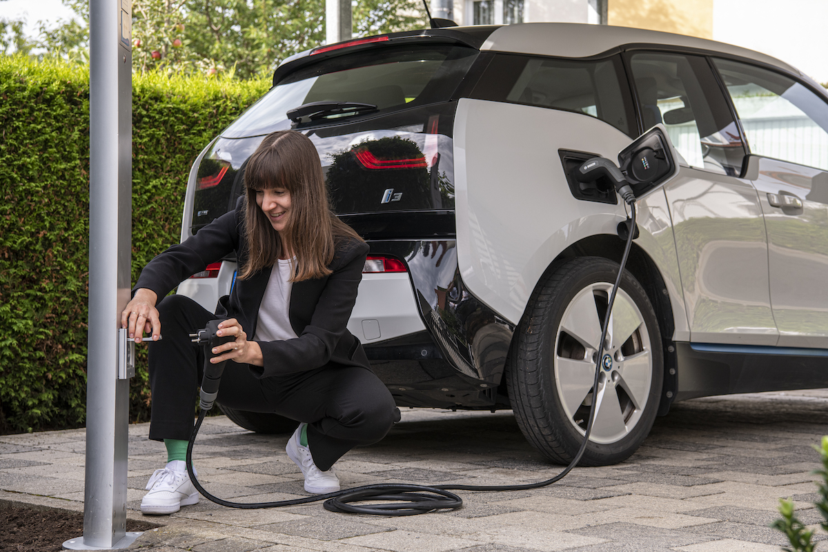 Bosch presenta il cavo di ricarica elettrica con tecnologia integrata Bosch presenta il cavo di ricarica elettrica con tecnologia integrata