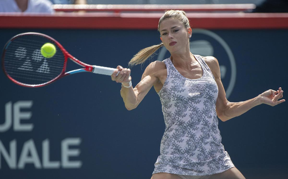 Camila Giorgi in bikini: la tennista italiana è super sensuale. Le foto