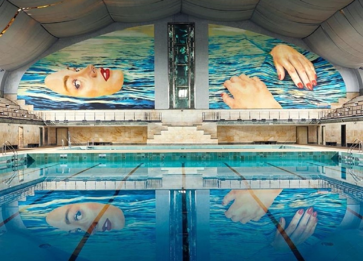 Be Water: il maxi murale di Cattelan alla piscina Cozzi di Milano Be Water: il maxi murale di Cattelan alla piscina Cozzi di Milano