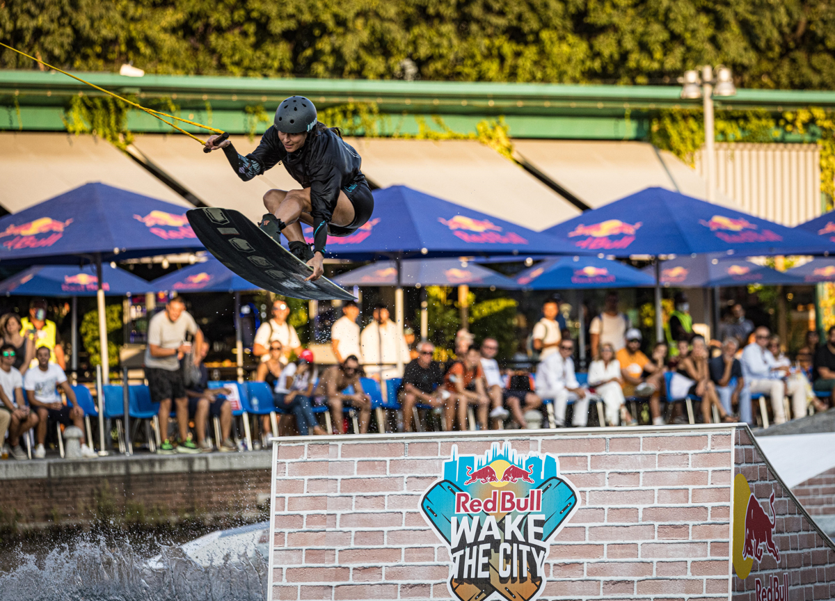 Red Bull Wake the City meraviglia la Darsena. Piffaretti: “Contiamo in un bis”
