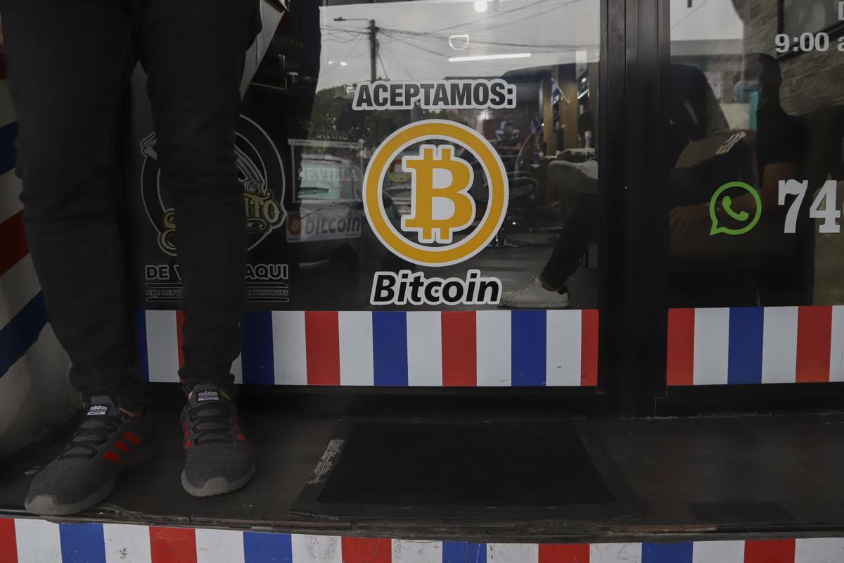 El Salvador, Bitcoin moneta legale: primo giorno. Il Governo ne acquista 200 El Salvador, Bitcoin moneta legale: primo giorno. Il Governo ne acquista 200