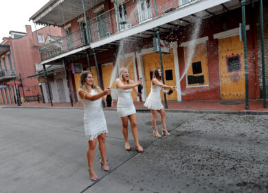 Veneto, vescovo chiede di limitare produzione di Prosecco. Scoppia la rivolta