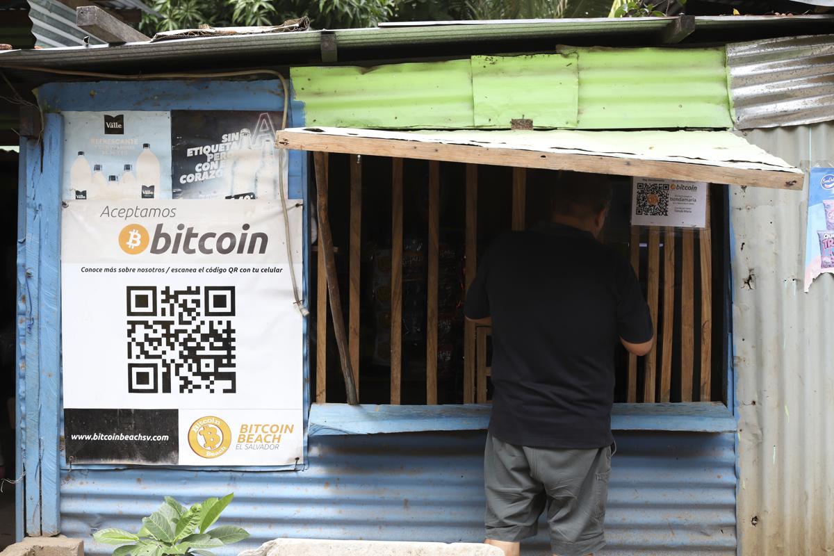 Bitcoin, valore crolla dopo esperimento El Salvador Bitcoin, valore crolla dopo esperimento El Salvador