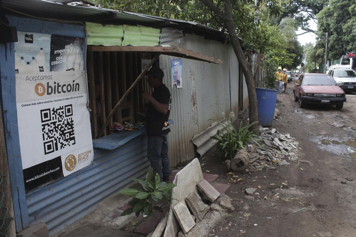 Bitcoin, valore crolla dopo esperimento El Salvador Bitcoin, valore crolla dopo esperimento El Salvador