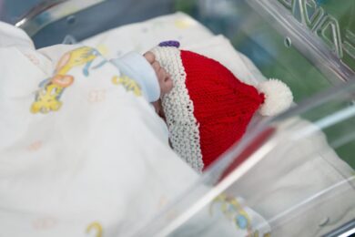 Utero in affitto, scoppia il caso: il Cdx contro il Salone a Milano