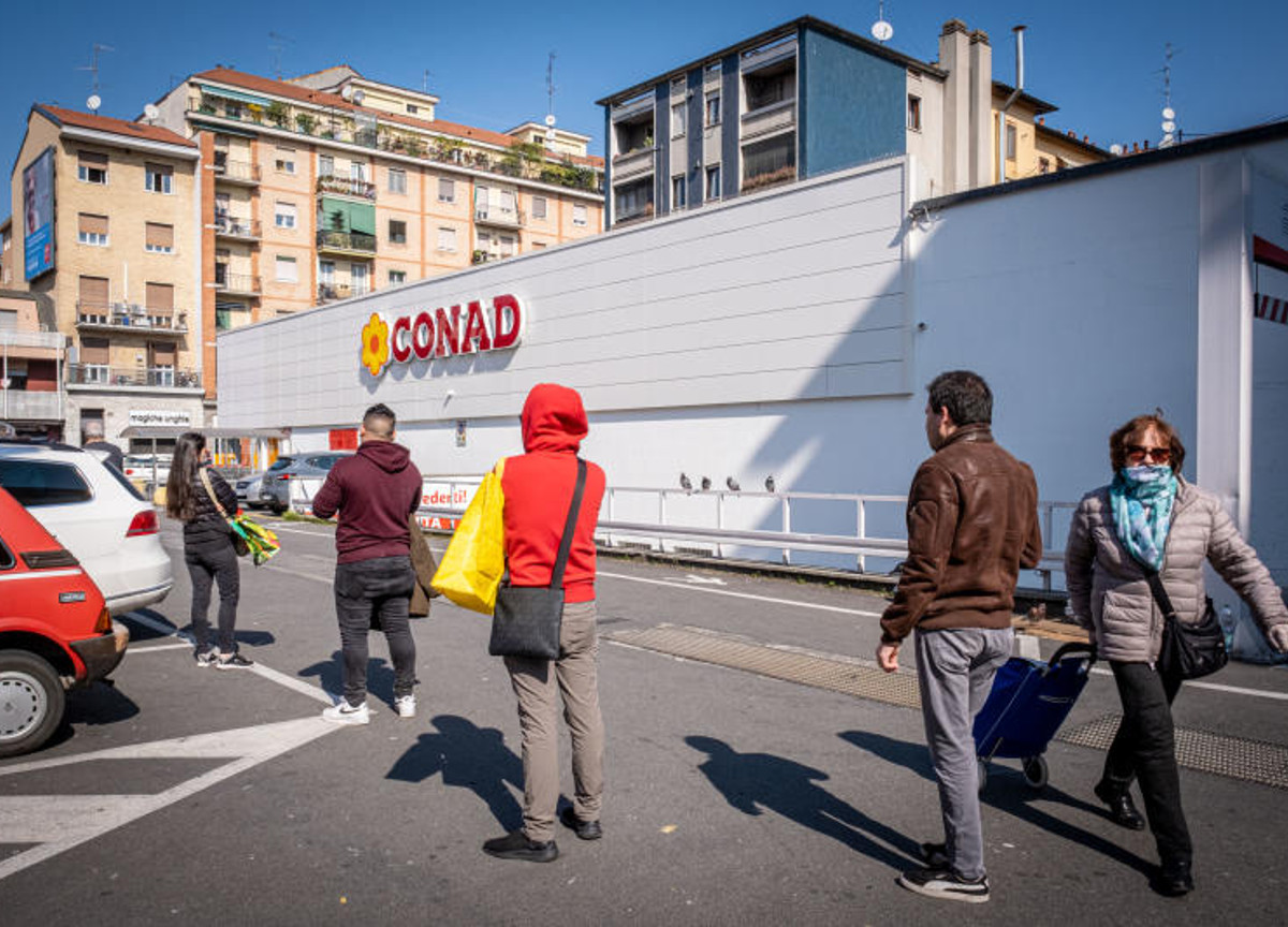 Conad, l’ad Pugliese: “Aspettativa non retribuita per chi rifiuta il vaccino” Conad, l’ad Pugliese: “Aspettativa non retribuita per chi rifiuta il vaccino”