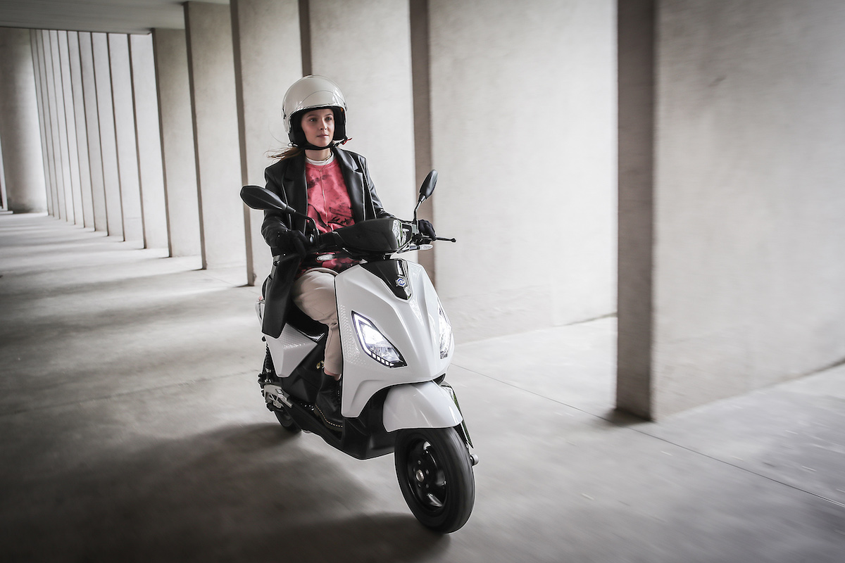 PIAGGIO 1, nasce la nuova generazione di e-scooter per la mobilità urbana PIAGGIO 1, nasce la nuova generazione di e-scooter per la mobilità urbana