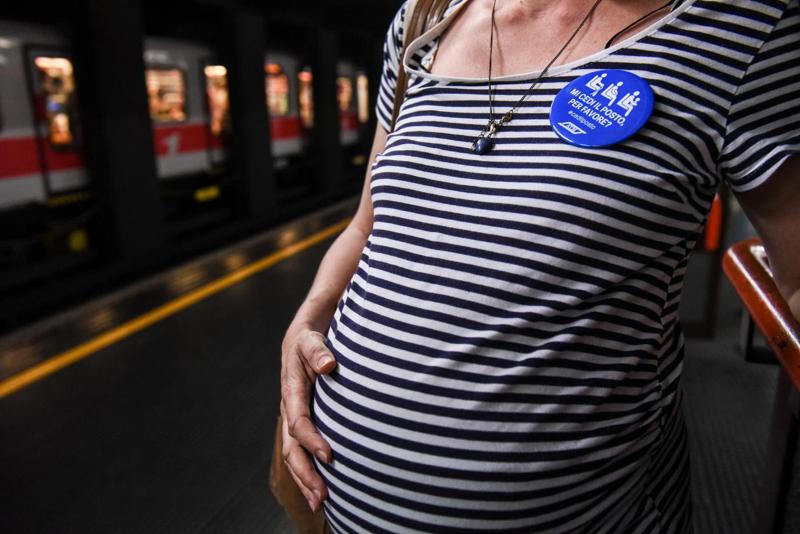 Salone pro utero in affitto a Milano: da Comune nessuna autorizzazione Salone pro utero in affitto a Milano: da Comune nessuna autorizzazione