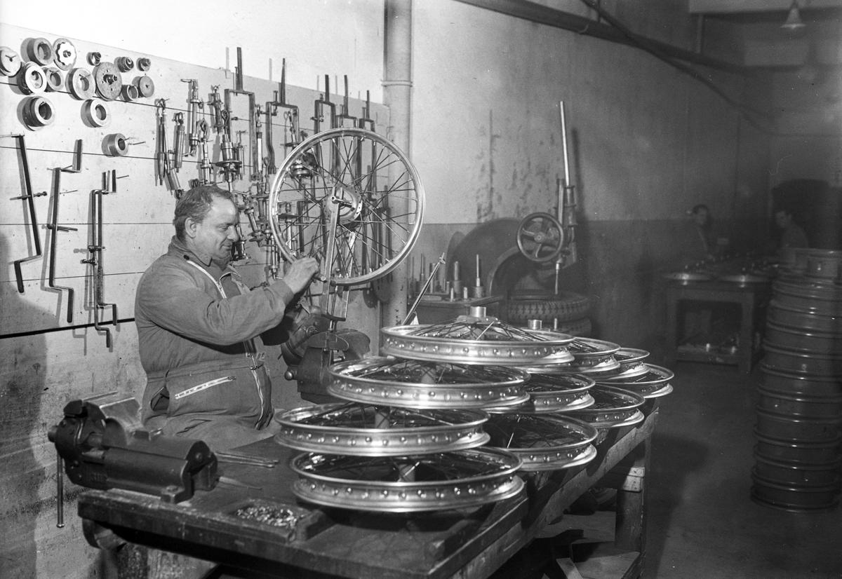 Moto Guzzi ristruttura a Mandello e raddoppia produzione e occupazione