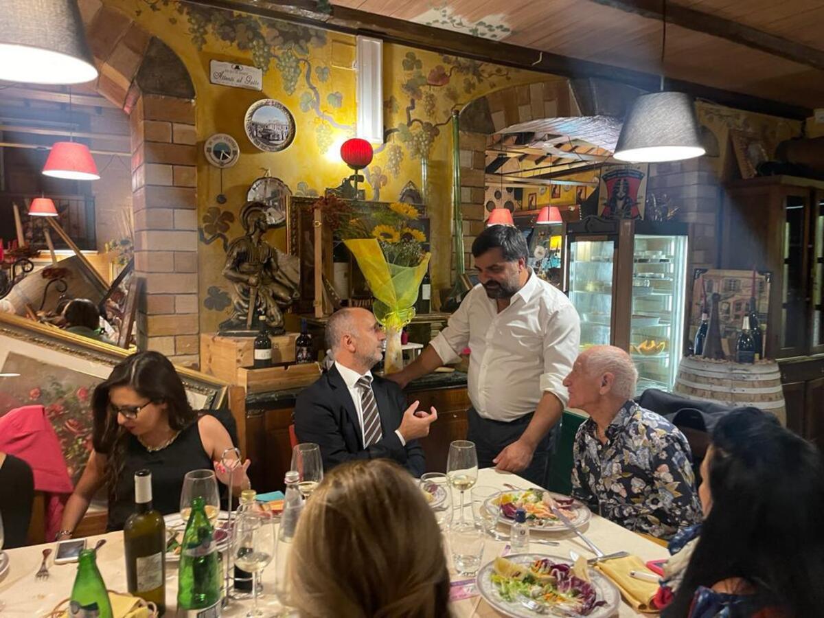 Roma, bagno di folla per Palamara. Con lui anche pezzi di FdI e Lega Roma, bagno di folla per Palamara. Con lui anche pezzi di FdI e Lega