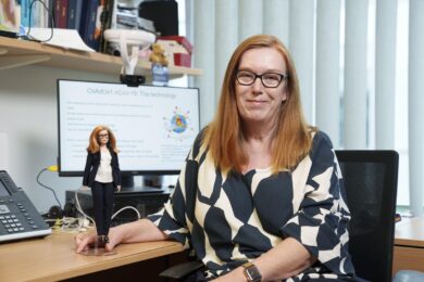 Vaccini, Sarah Gilbert (AstraZeneca): “Terza dose? Non serve, ne bastano due”