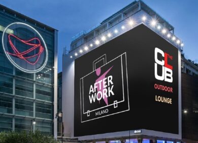 Centinaia di ragazzi senza mascherina, sospesa discoteca di Milano