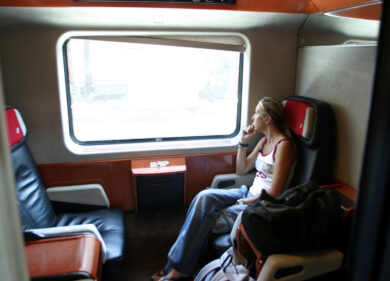 Masturbazione in treno? Non è un atto osceno. La sentenza della Cassazione