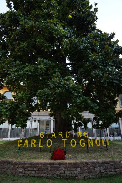 Milano, il giardino delle Stelline intitolato all’ex sindaco Tognoli. Video