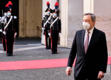 Draghi: “Per sconfiggere pandemia vaccini devono arrivare ovunque”