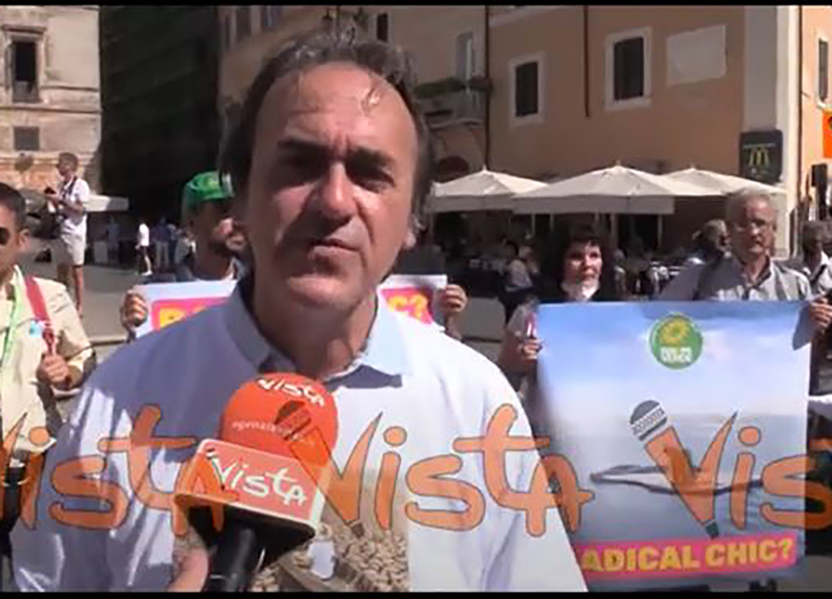 Nucleare, Bonelli contro Cingolani: “Sta sabotando la transizione ecologica” Nucleare, Bonelli contro Cingolani: “Sta sabotando la transizione ecologica”