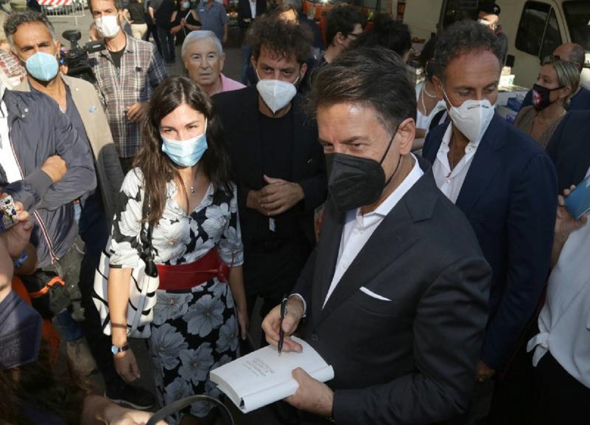 Ambiente, Conte: “Correre sulle rinnovabili e calmierare costi bollette” Ambiente, Conte: “Correre sulle rinnovabili e calmierare costi bollette”