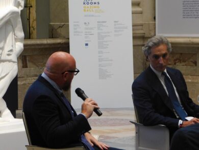 Jeff Koons torna a Milano. “Gazing Ball” in mostra alle Gallerie d’Italia