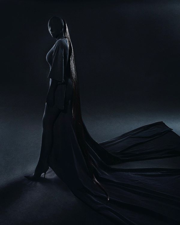 Kim Kardashian, Met Gala 2021: l’abito iconico di Balenciaga. FOTO