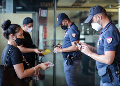 Milano: minacce in rete a Zini, ristoratore si-vax