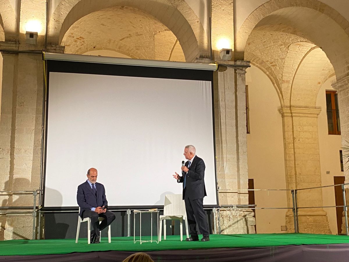 Icaro, il volo su Roma: il libro di Giovanni Grasso, consigliere di Mattarella