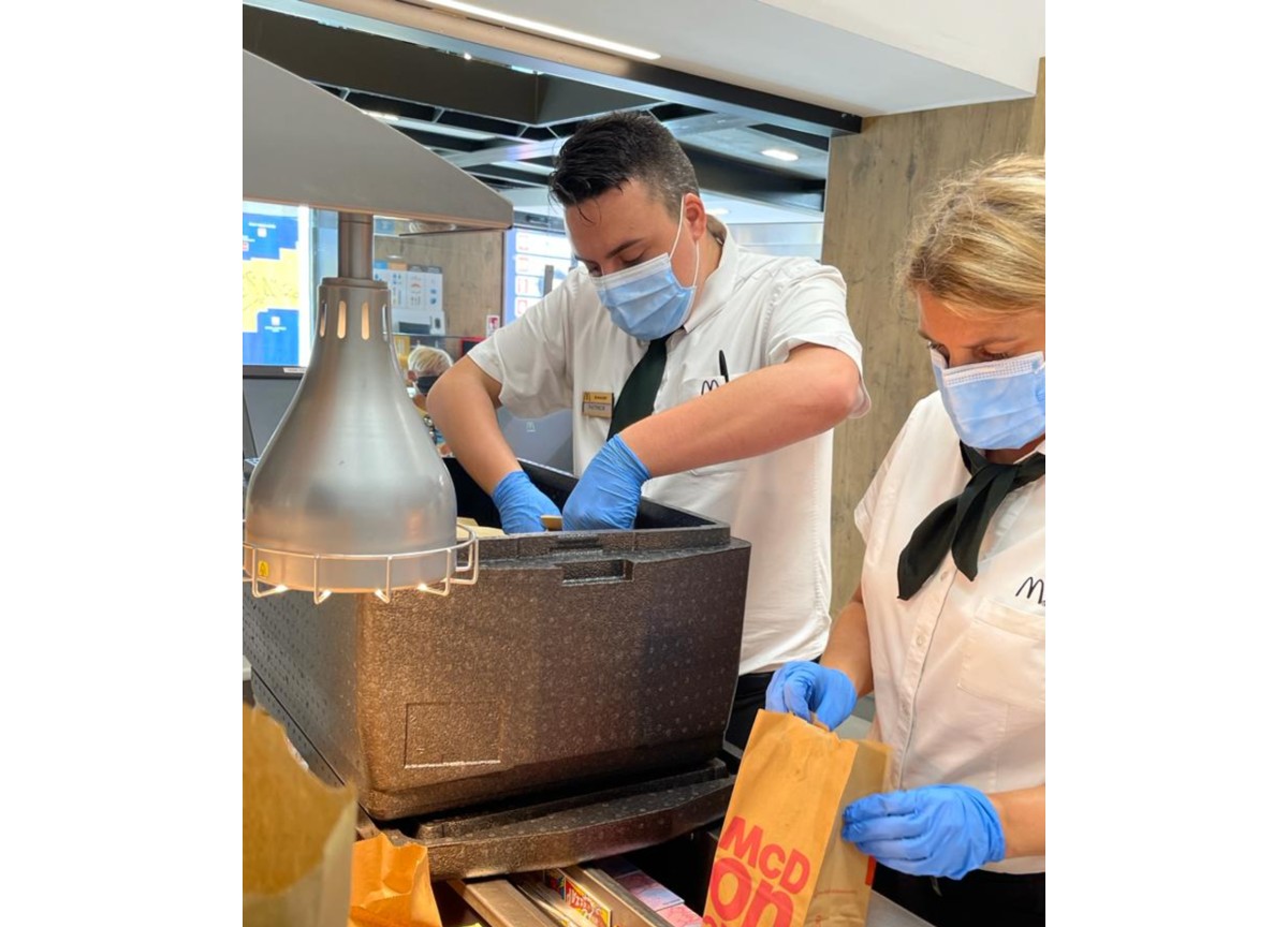 McDonald’s: ad Agosto donati 400 pasti alla mensa del Refettorio Ambrosiano McDonald’s: ad Agosto donati 400 pasti alla mensa del Refettorio Ambrosiano