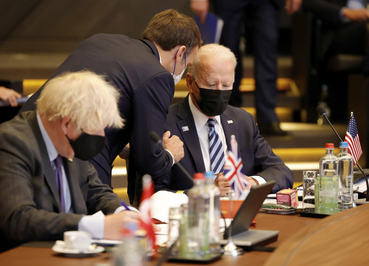 Esplode guerra dei sottomarini tra Usa e Francia. Macron furioso, persi 30 mld Esplode guerra dei sottomarini tra Usa e Francia. Macron furioso, persi 30 mld