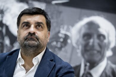 Palamara riscuote successo anche a teatro e spiega: “Il sistema esiste ancora”