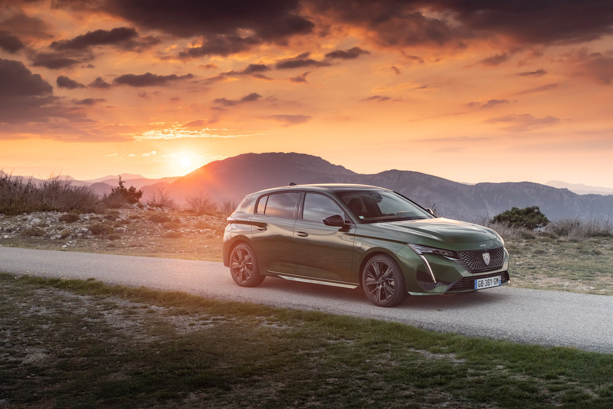 La nuova Peugeot 308 diventa premium