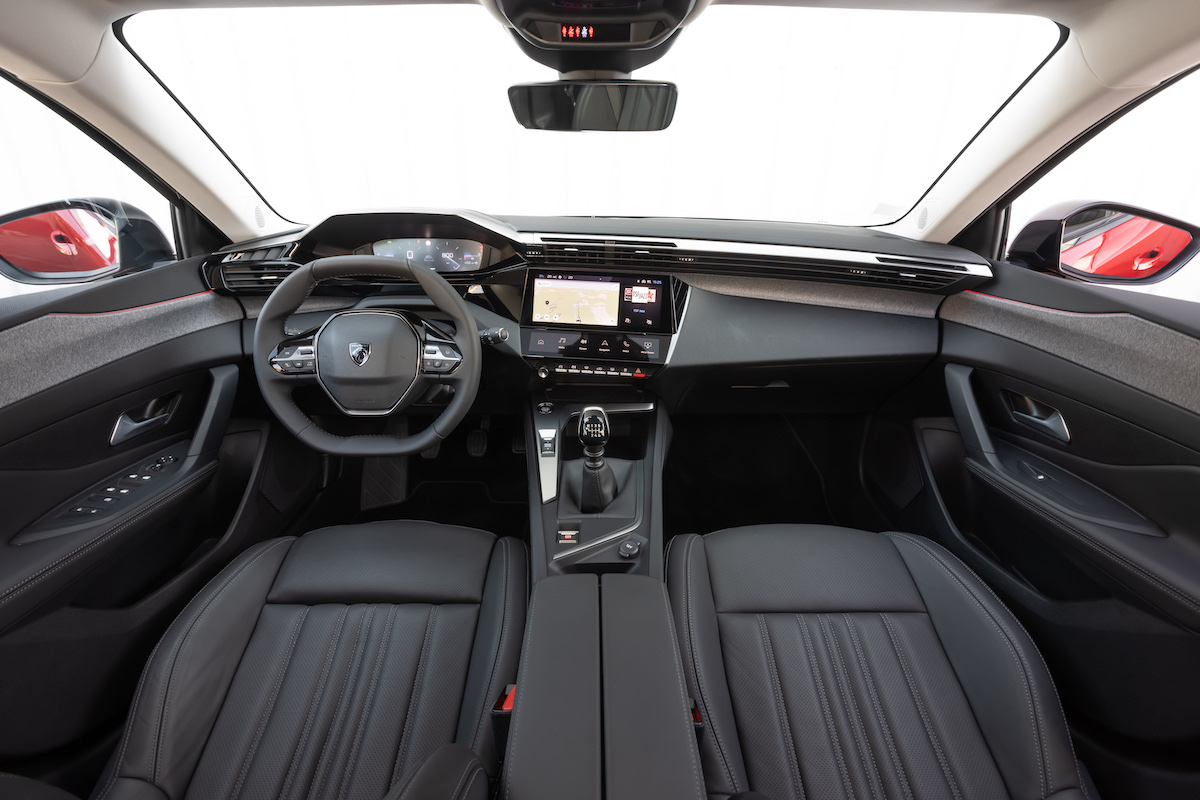 La nuova Peugeot 308 diventa premium