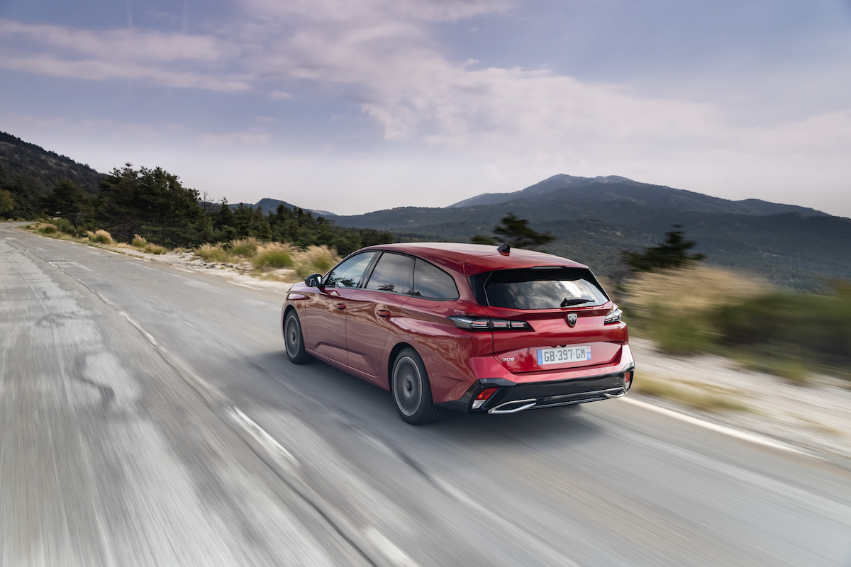 La nuova Peugeot 308 diventa premium