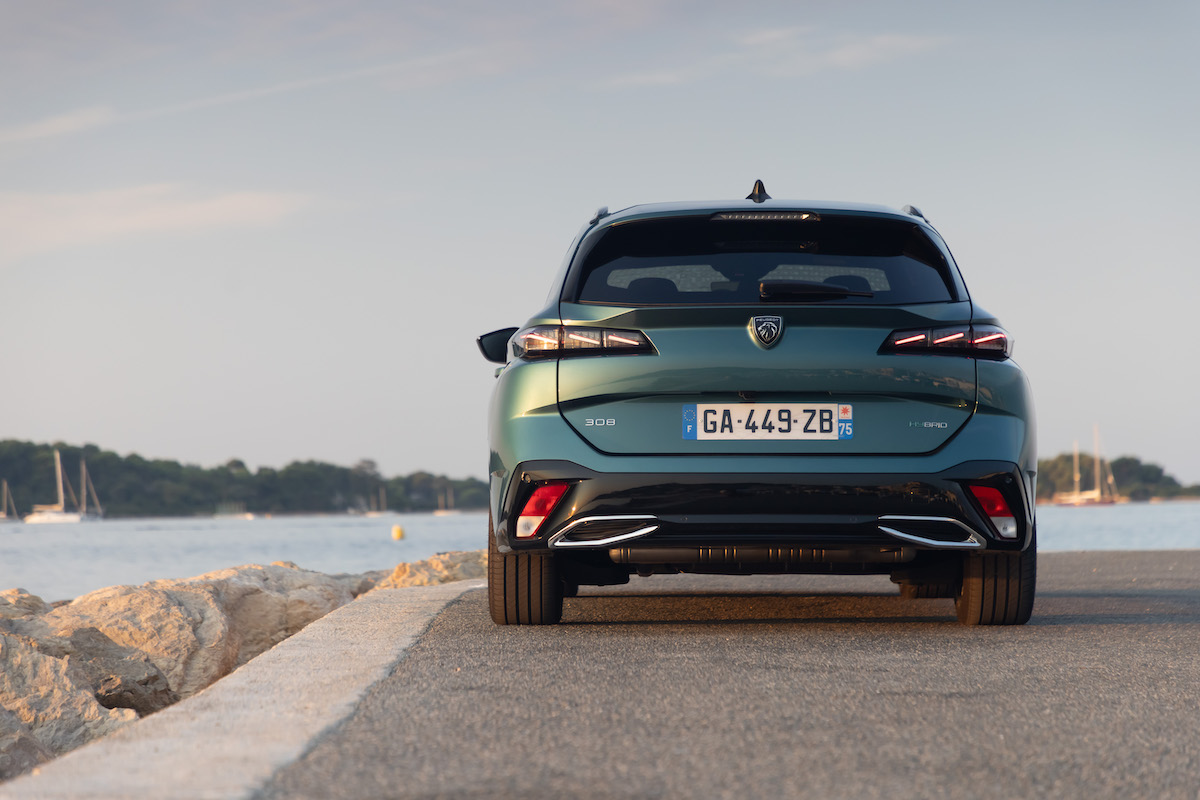 La nuova Peugeot 308 diventa premium