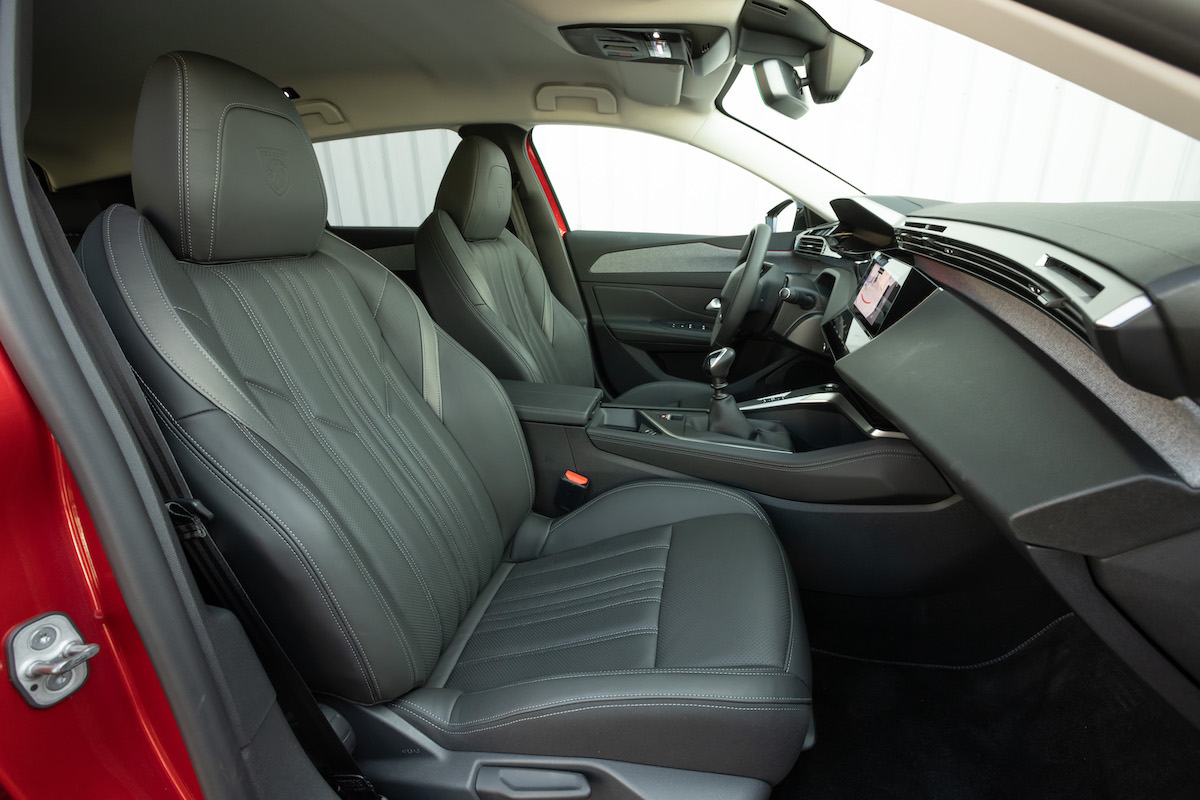 La nuova Peugeot 308 diventa premium