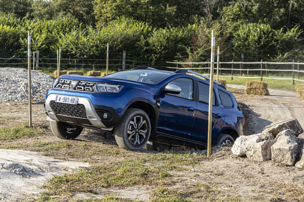 Dacia: nuovo restyling per un Duster che va sempre più…SUV Dacia: nuovo restyling per un Duster che va sempre più…SUV